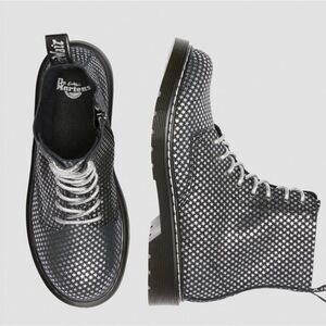 Dr. Martens new without Box size 5 Ladies  1460 Pascal Boot star boots